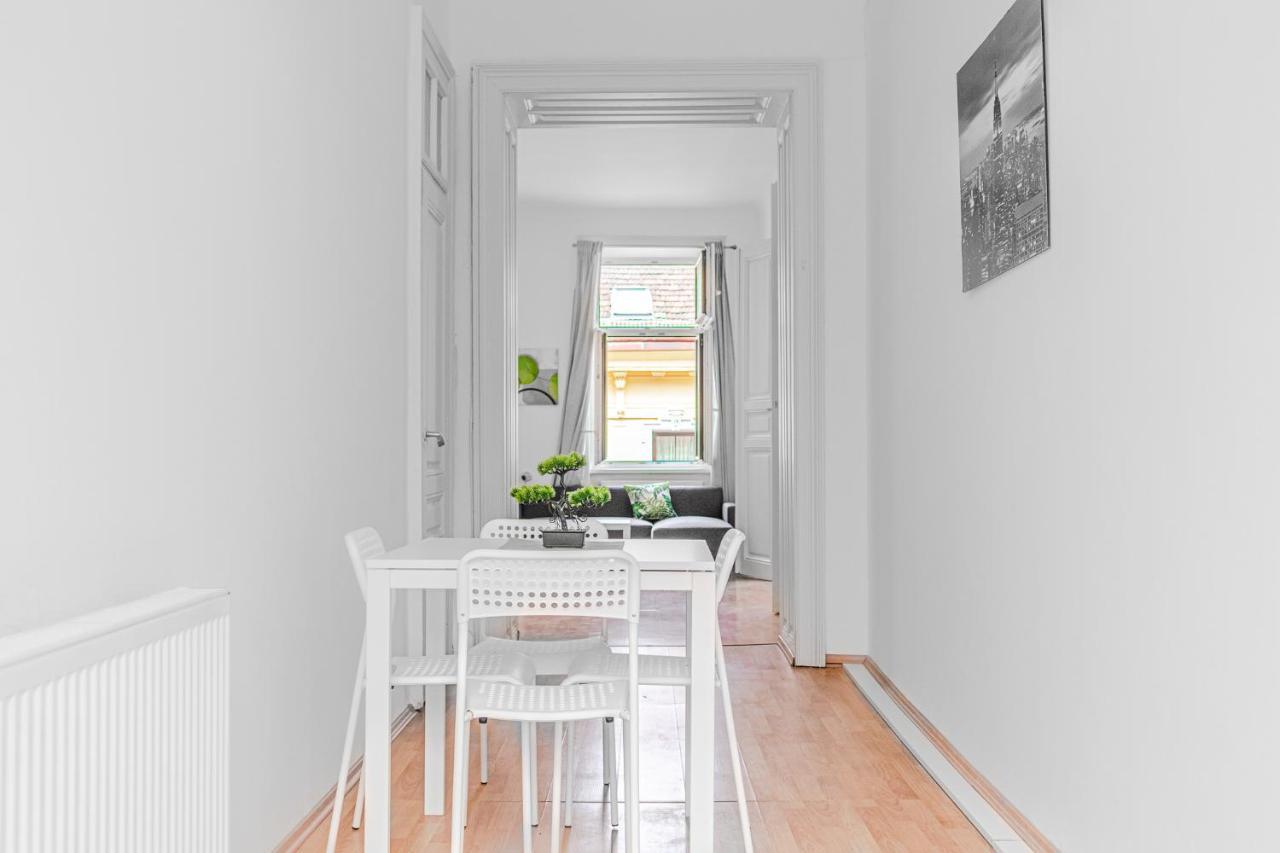Pleasing 2Br Apt. Akh-Perfect For Groups ウィーン エクステリア 写真